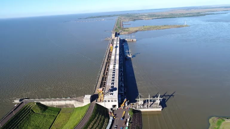 Paso fronterizo Ayolas Ituzaingó